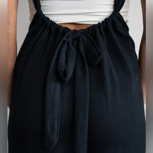 Wide Leg WovenTie Back Suspender Style Jumpsuit in Black sz SMALL